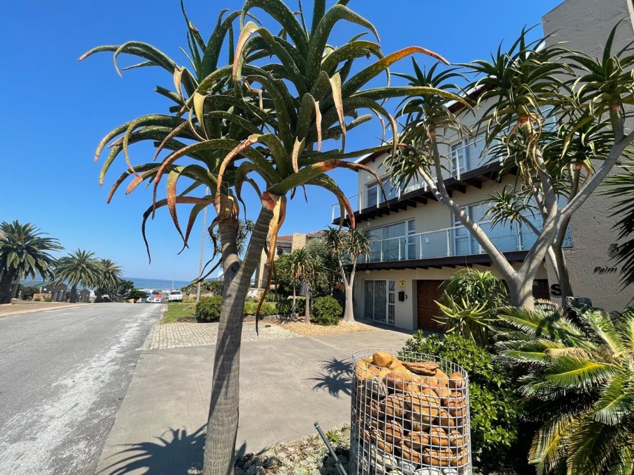 4 Bedroom Property for Sale in Wavecrest Eastern Cape